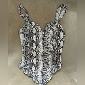 Vestique bodysuit NWT snakeskin